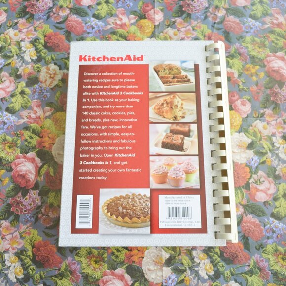 Kitchen Aid 3 Cookbooks in 1 BAKING BOOK - Picture 3 of 4